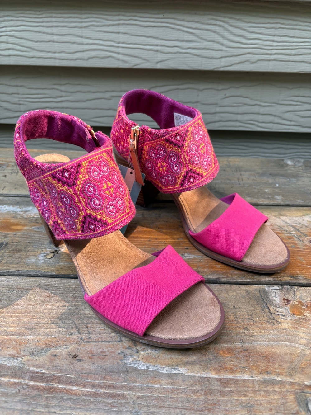 Tom’s Majorca Cutout Fuchsia SW Embroidered Ankle-Strap Heeled Sandals 9 NWT